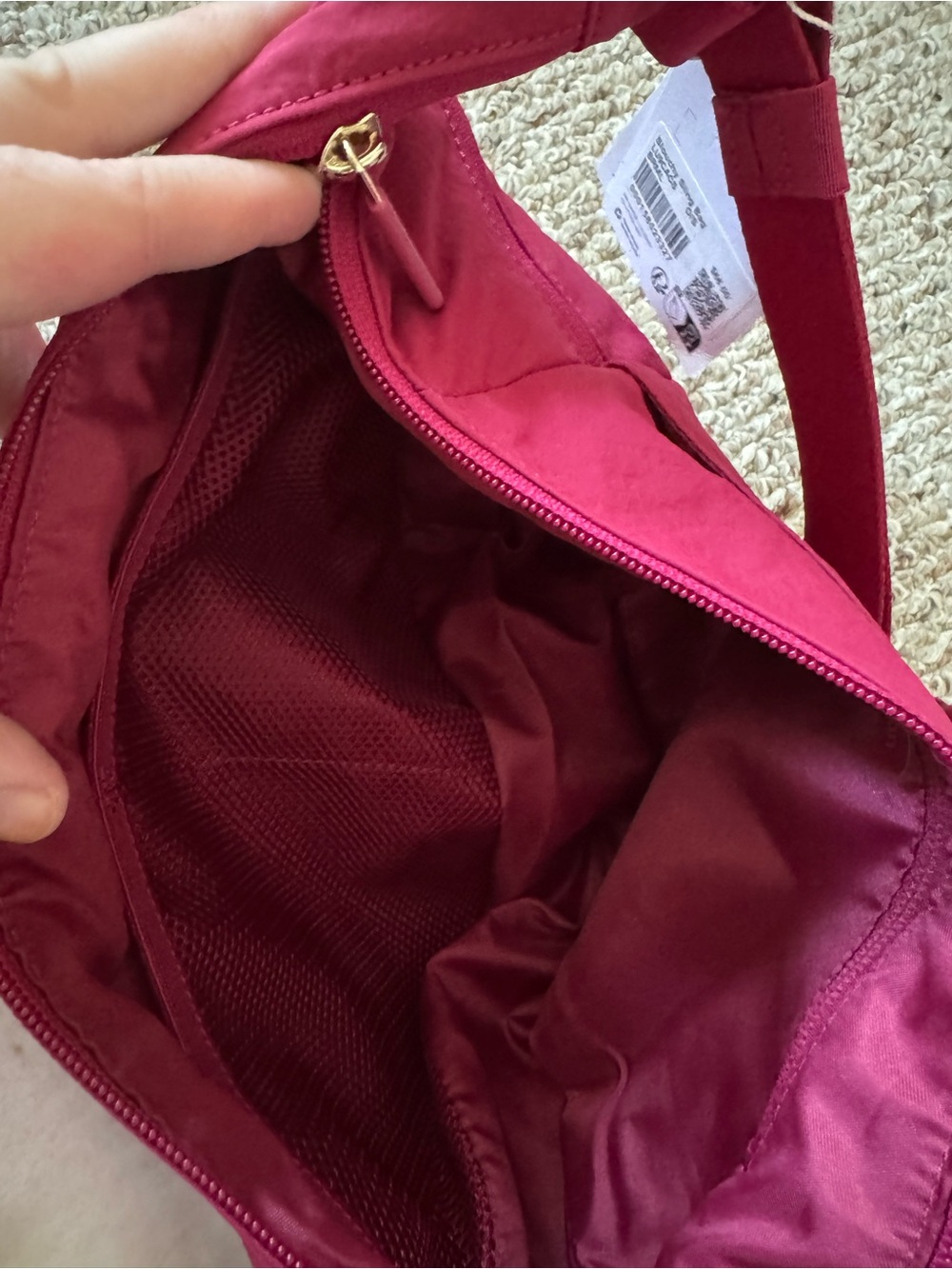 lululemon Sling Bag Raspberry - Picture 4 of 6